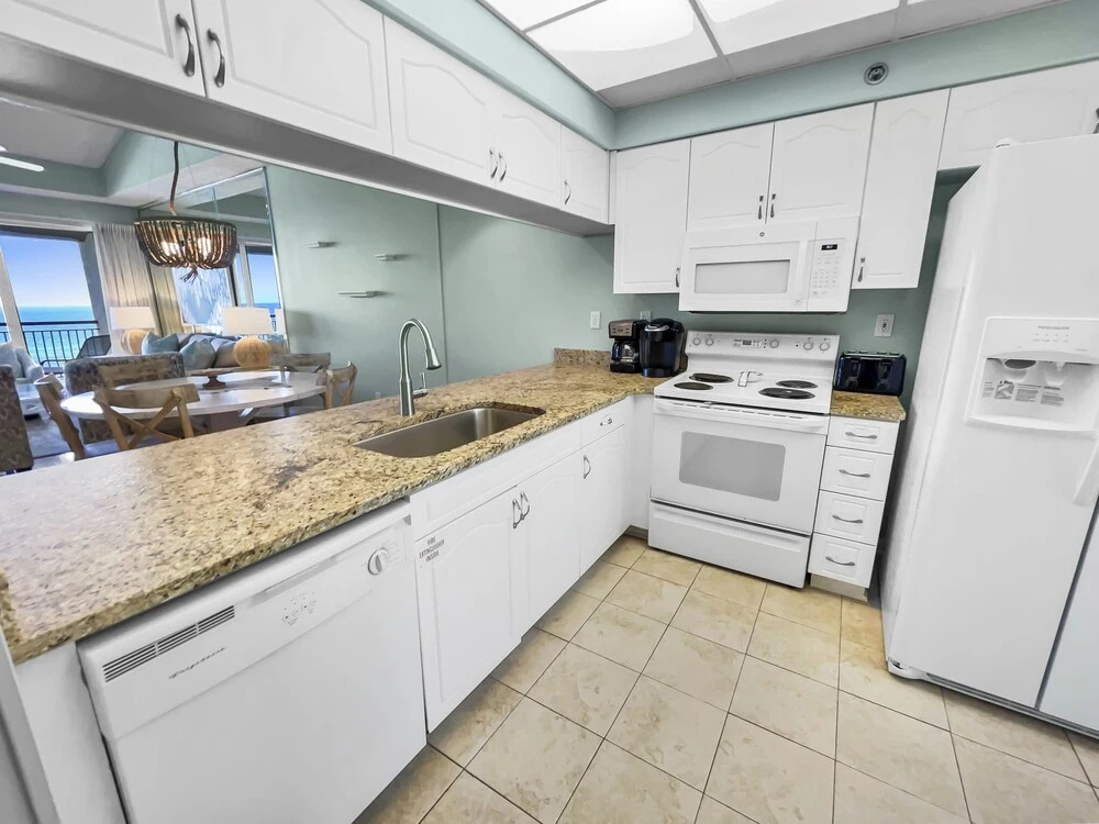 High Pointe 42w 2 Bedroom Condo by Redawning