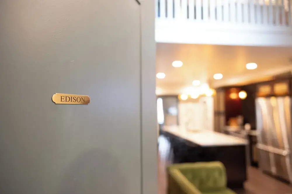 The Gas Lamp Hotel - 3BR Suite -Edison