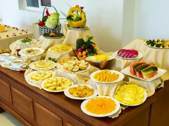 Food & Beverage