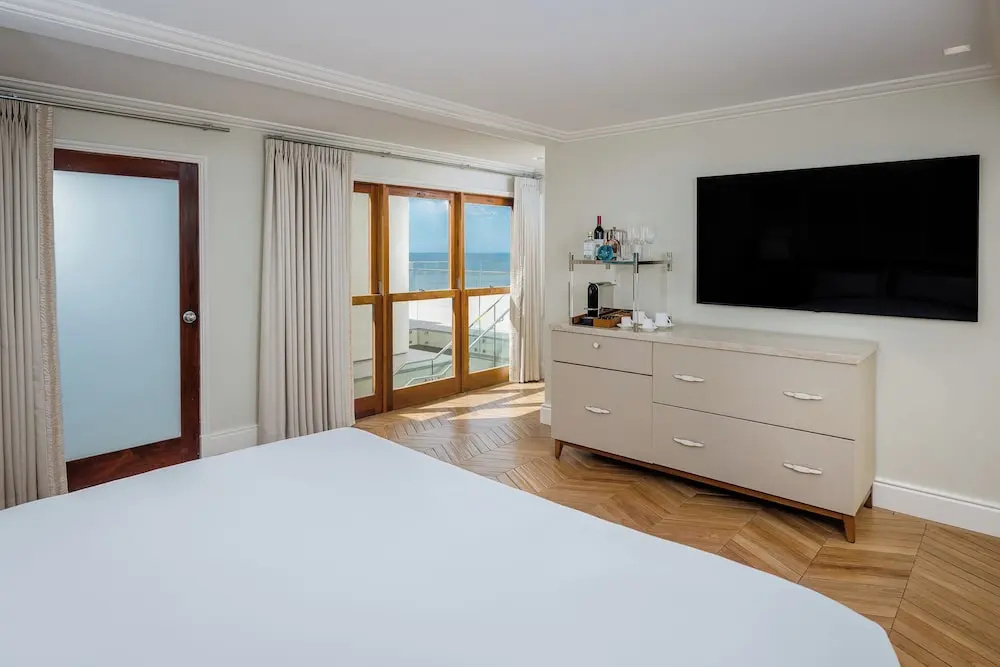 Double Junior Suite with ocean view (full double bed)