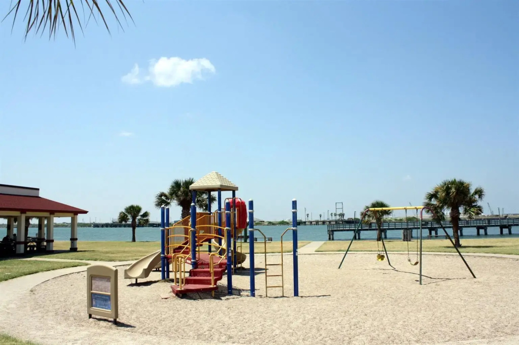 Beach & Waterfront