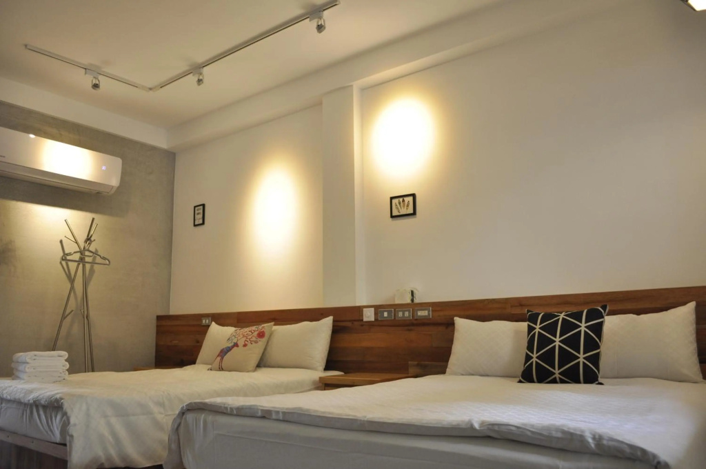 The Red Hotel — 4