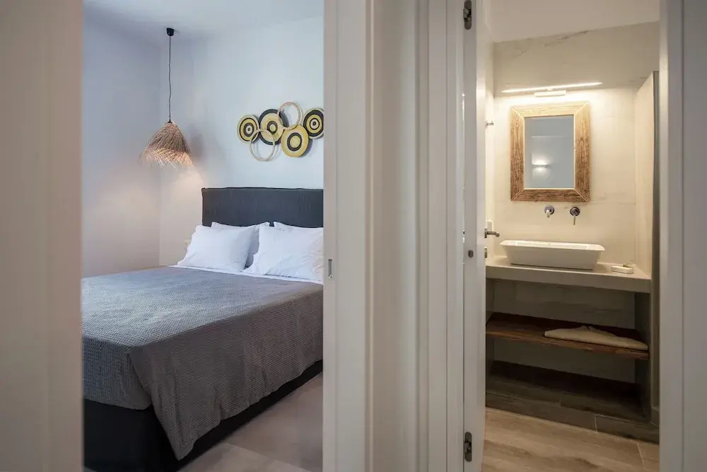 Deluxe Double Apartment with balcony and with pool view (full double bed)
