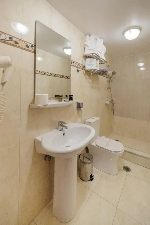 Deluxe Double room (full double bed)