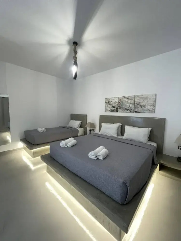 Superior Triple room with pool view