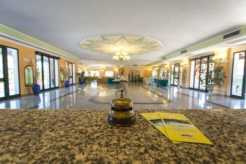 Lobby & Reception
