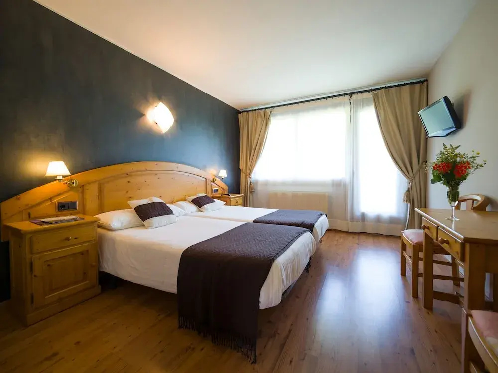 Superior Double room with balcony (full double bed)