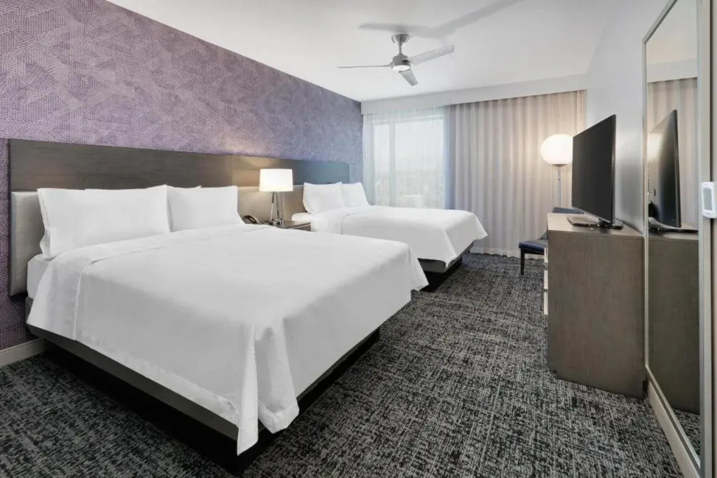 Luxe Grand Hotel Apartments - 4