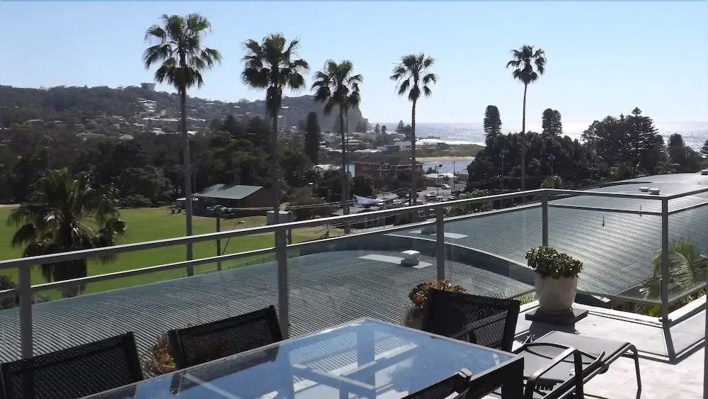 4 Bedrooms Apartment with balcony and with ocean view