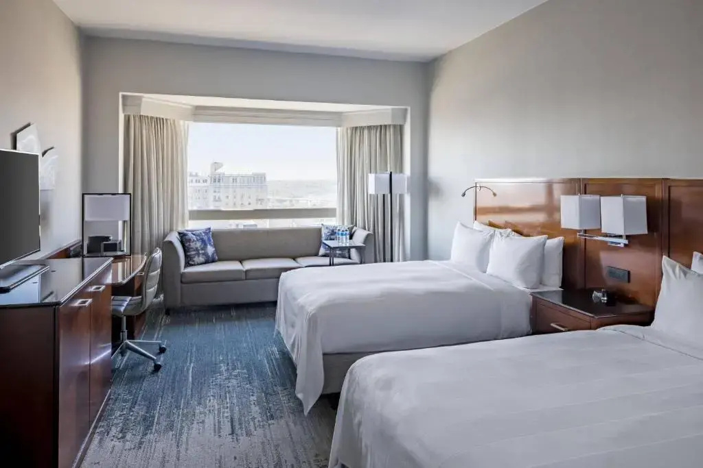 Standard Quadruple room with view