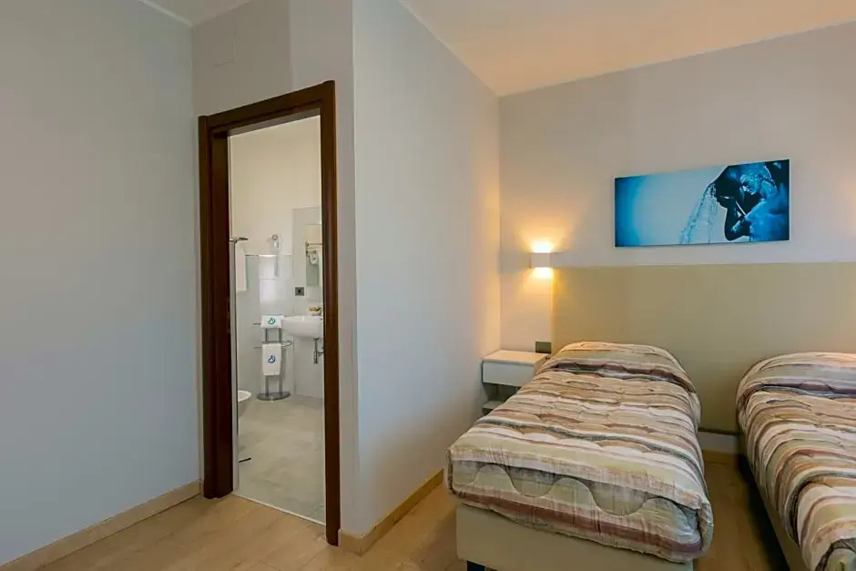 Standard Double room (twin beds)