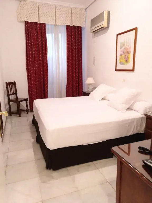 Double Ground Floor room (full double bed)