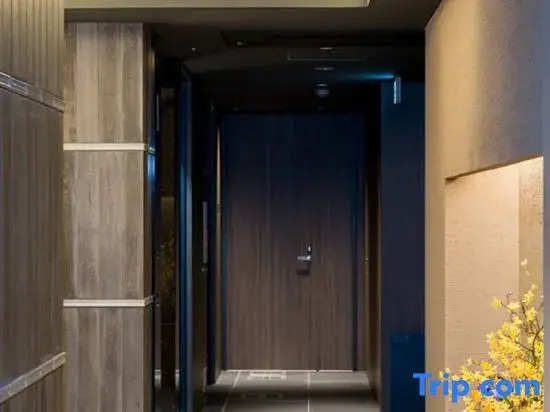 Hotel Crush on by null