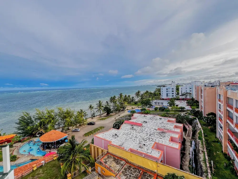 Kuzuri Kwetu Beachfront Apartments