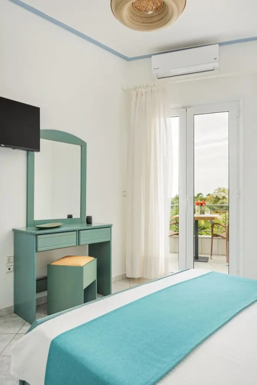 Double Studio with balcony and with sea view (full double bed)