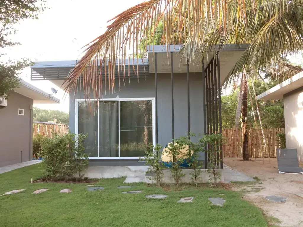 Standard Double room with garden view (full double bed)