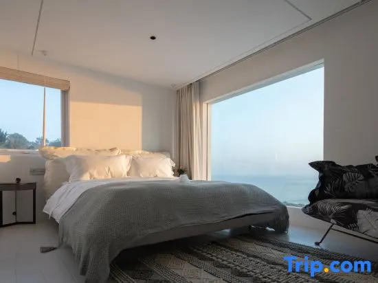Standard Double room with sea view (full double bed)