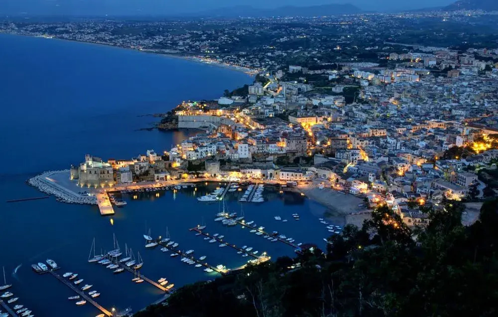 Beach & Waterfront