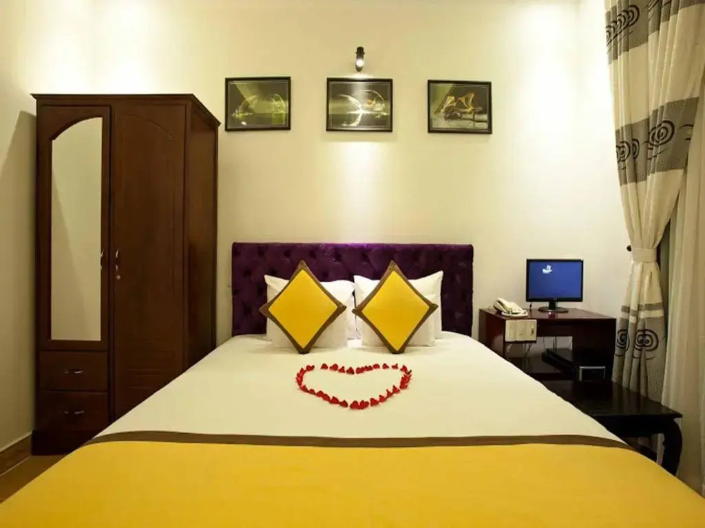 Deluxe Double room (full double bed)