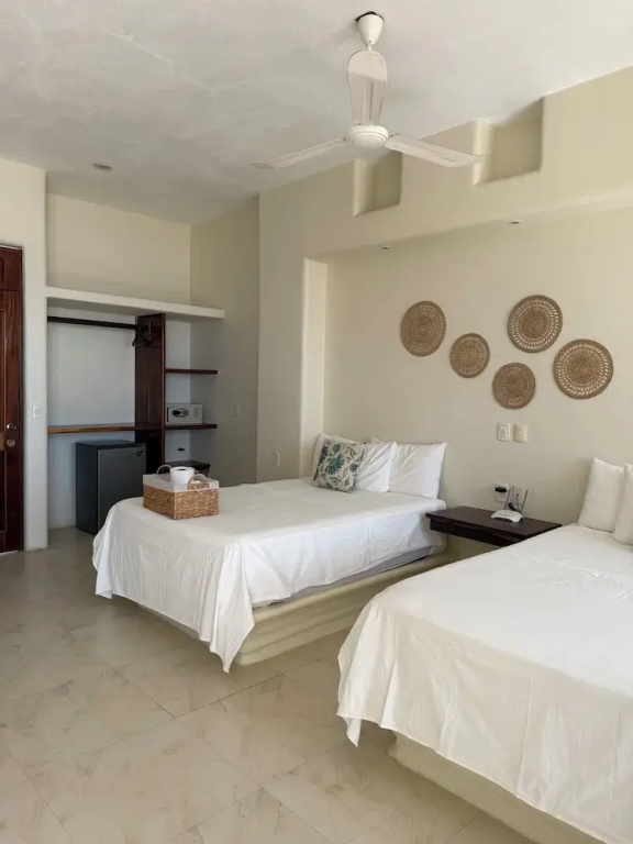 Standard Double room with balcony and with partial ocean view (twin beds)