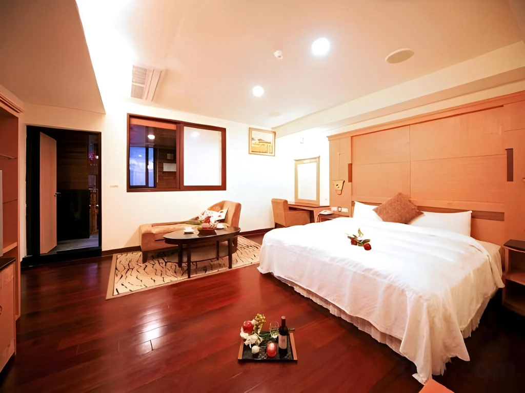 Ming Lu Holiday Hotel — 4