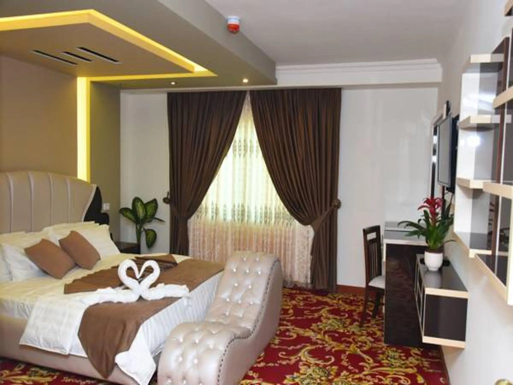 Deluxe Double Studio (full double bed)