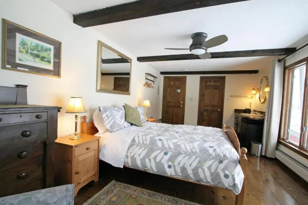 Standard Double room with garden view (full double bed)