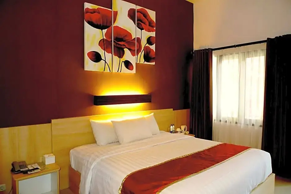 Deluxe Double room with pool view (full double bed)