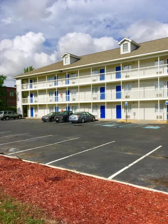 InTown Suites Extended Stay North Charleston SC – Rivers Ave