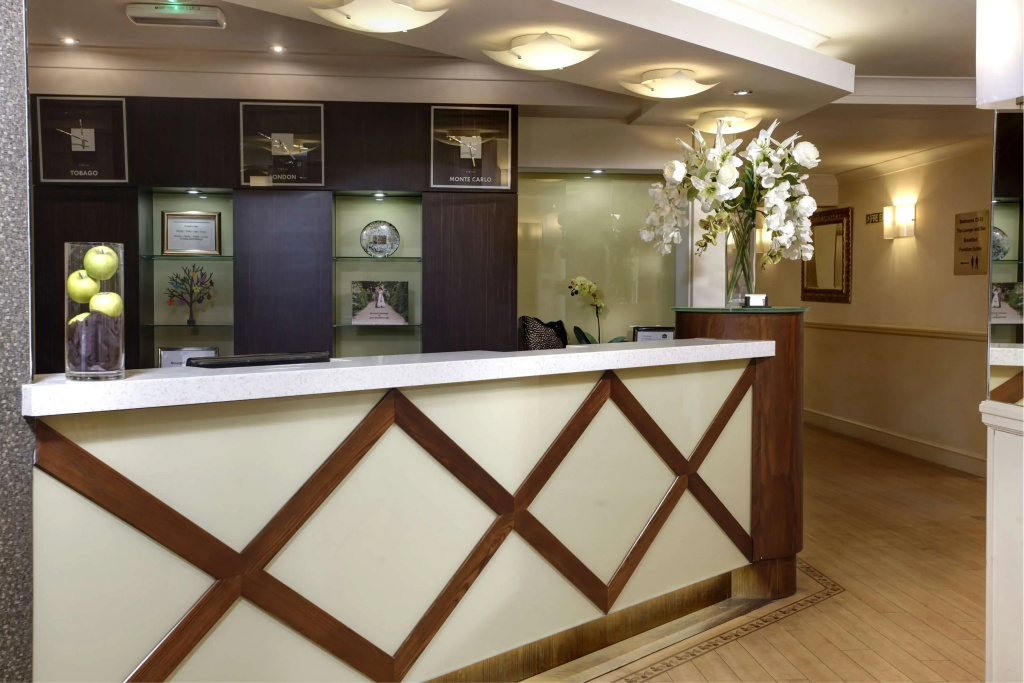 Lobby & Reception