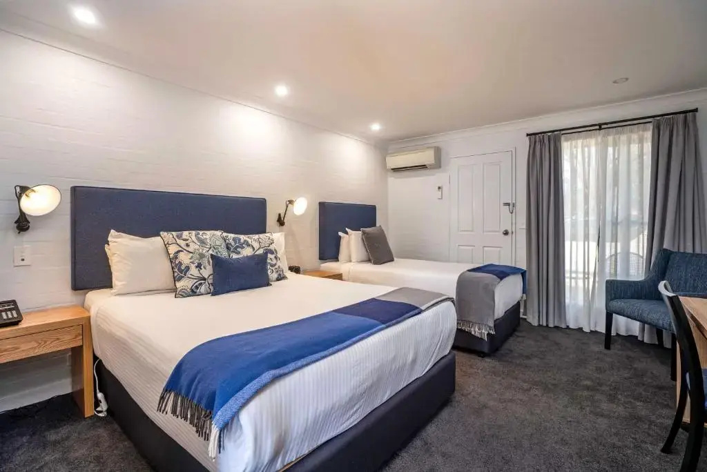 Standard Double room with balcony (full double bed)