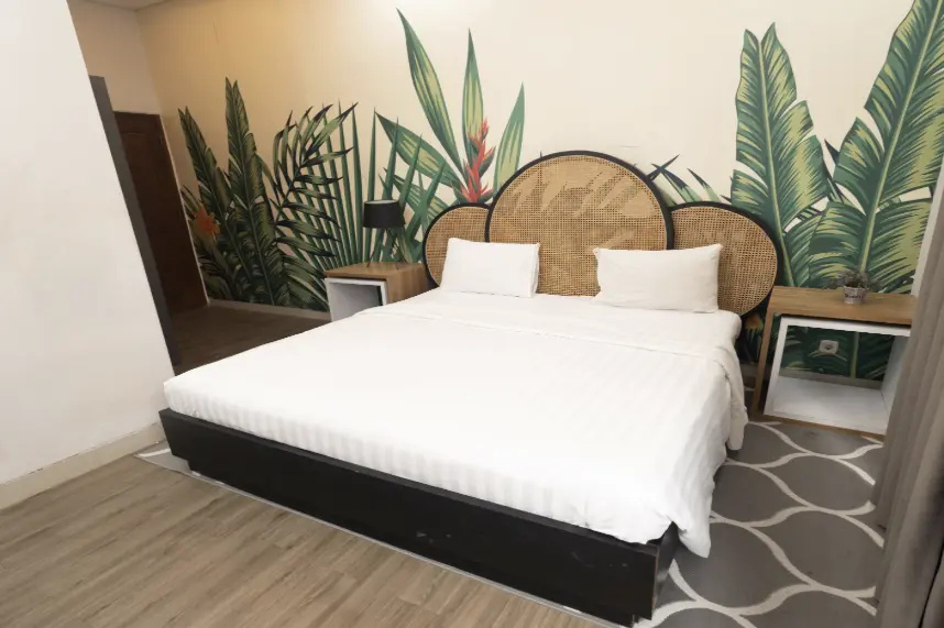Deluxe Double room (full double bed)