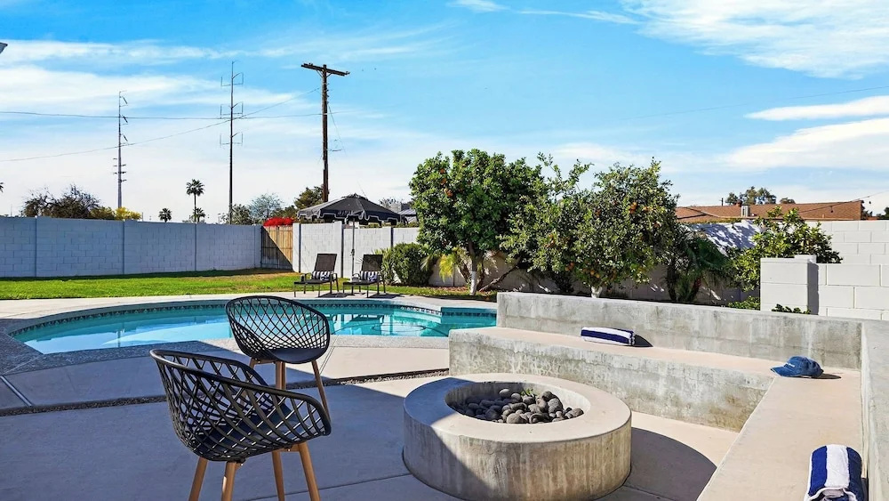 Lewis Oasis by Avantstay Private Pool + Firepit + Ping Pong Mins to Old Town + Dining