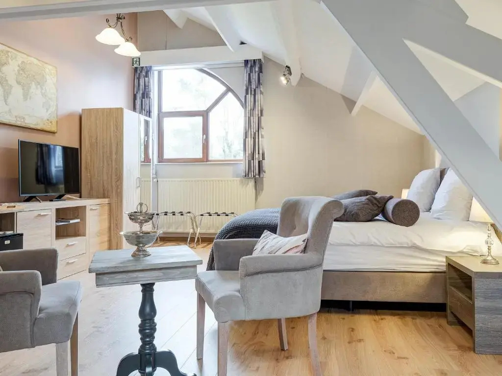 Deluxe Double room with garden view (full double bed)