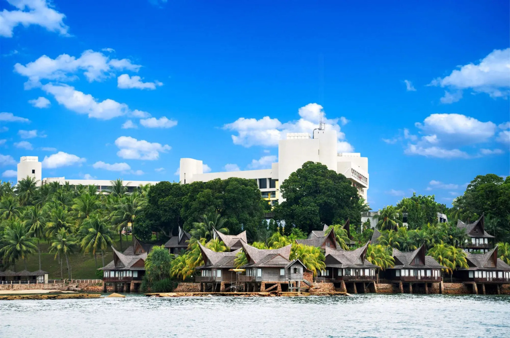 Beach & Waterfront