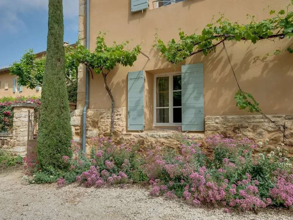 Secluded Holiday Home in Rustrel With Swimming Pool