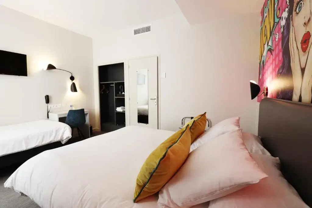 Standard Triple room
