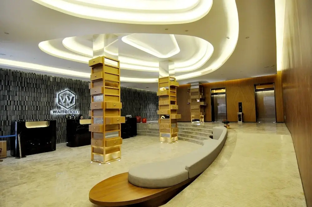 Lobby & Reception