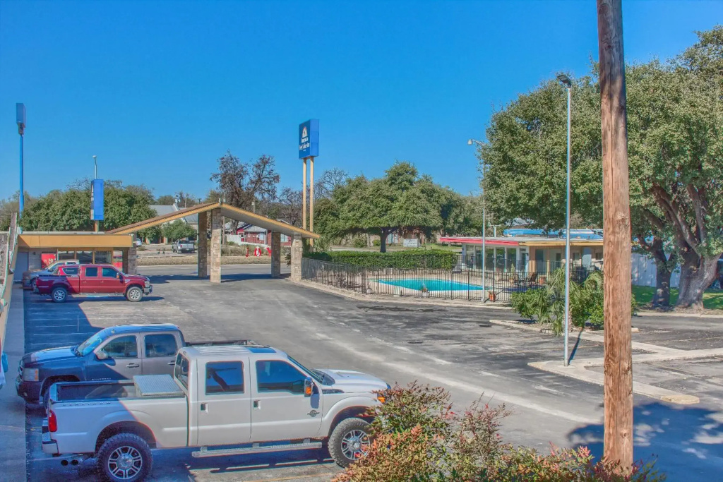 Americas Best Value Inn Uvalde - фото 16