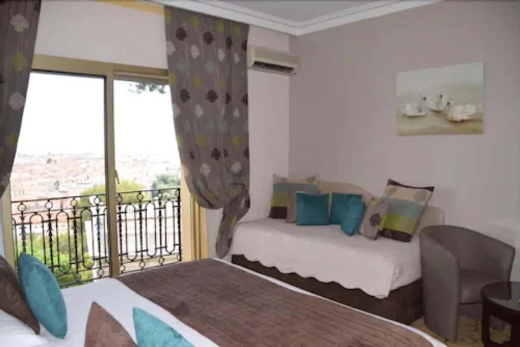 Balcony & Terrace