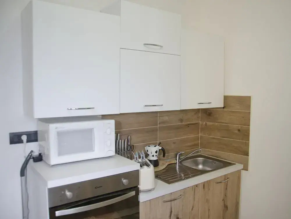 4 Bedrooms Apartment with balcony