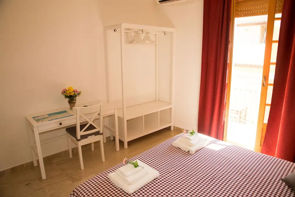 Economy room