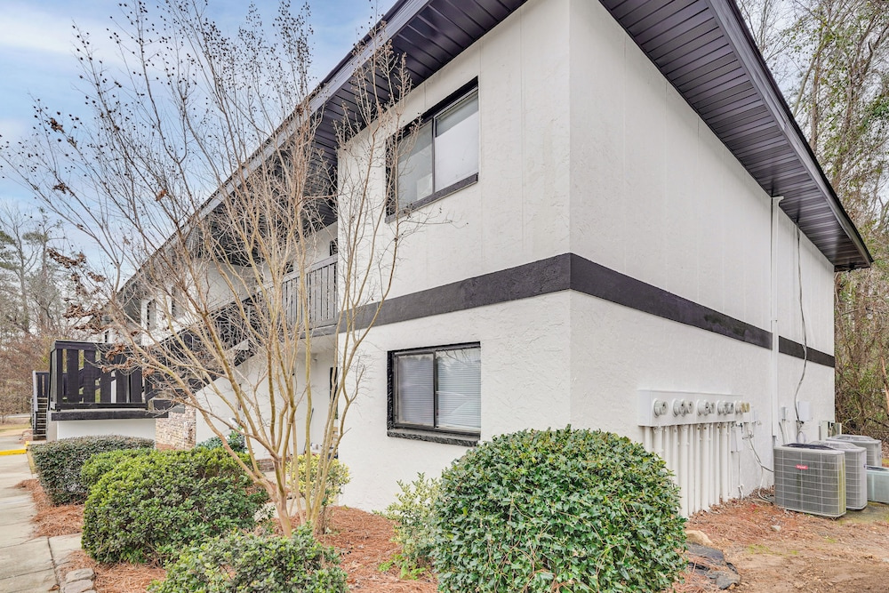 7 Mi to Downtown Fun! Spacious Augusta Condo