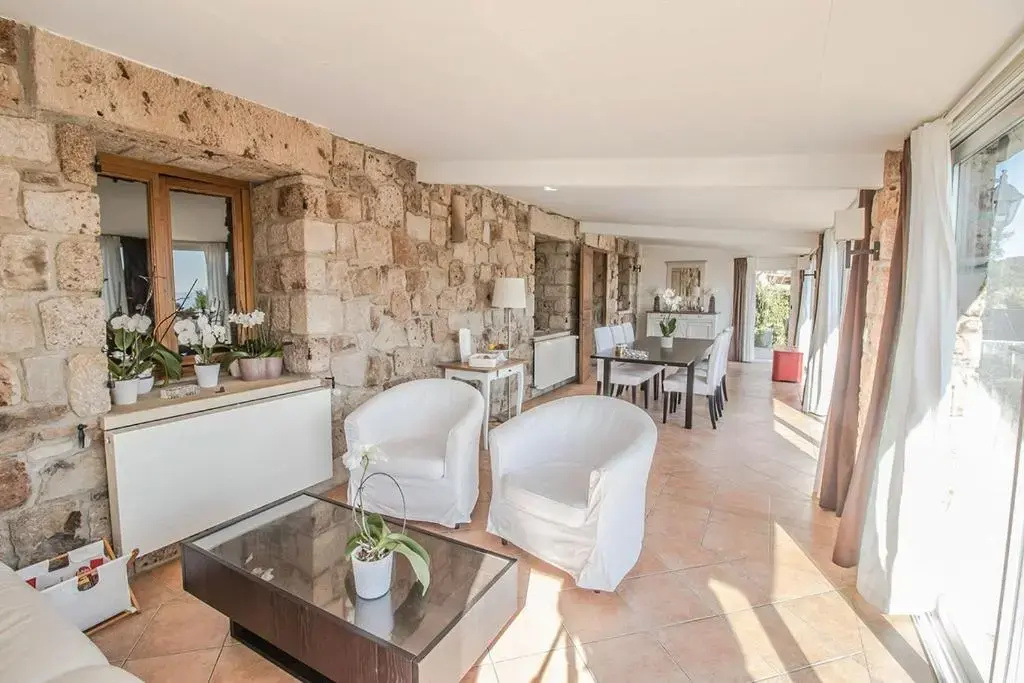 2 Bedrooms Cottage