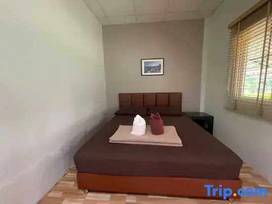 Standard Double room with garden view (full double bed)