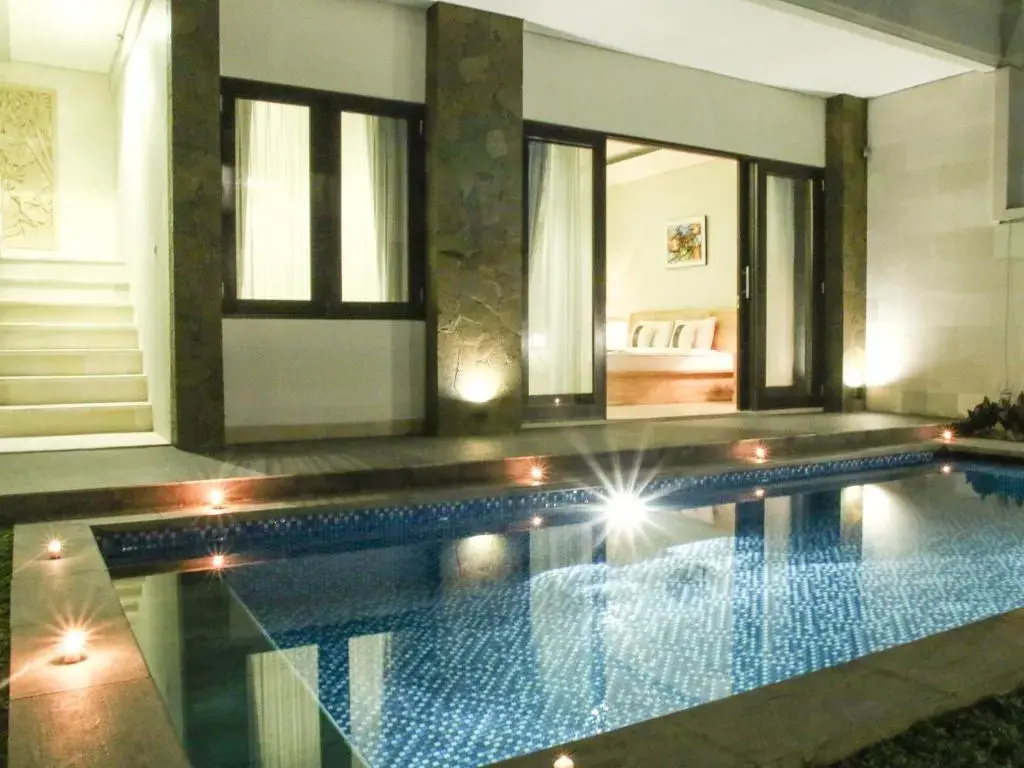 Junior Suite with pool view