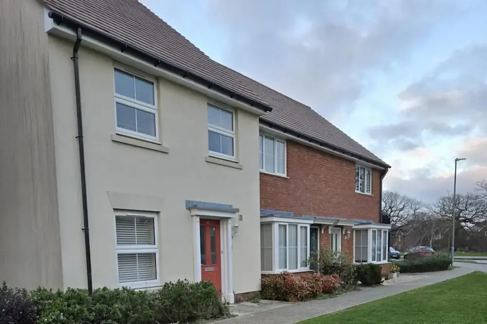 House - Sleeps 6 & Parking