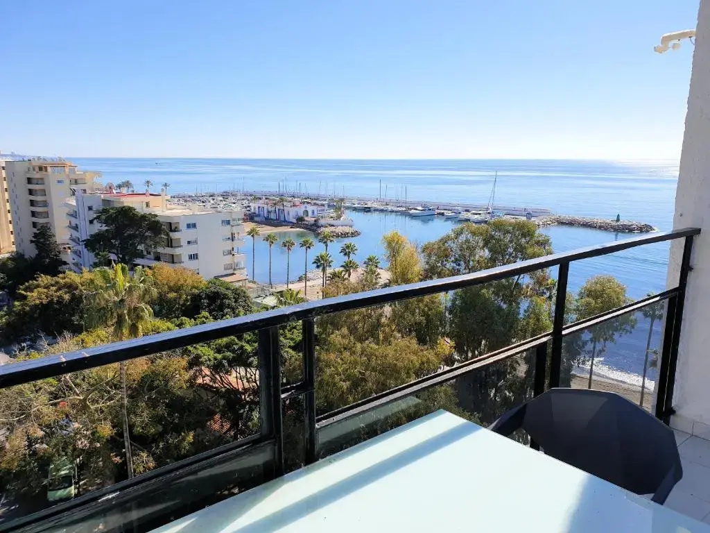 Skol 727 Lovely 2 Bedroom Duplex in Marbella Center