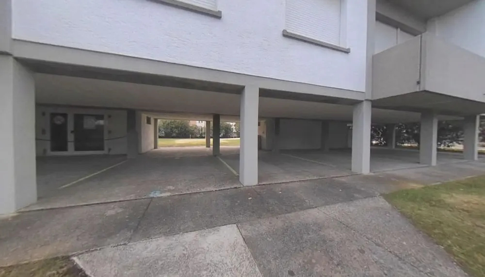 Fantastic Beachfront Apartment Steps From the Sand