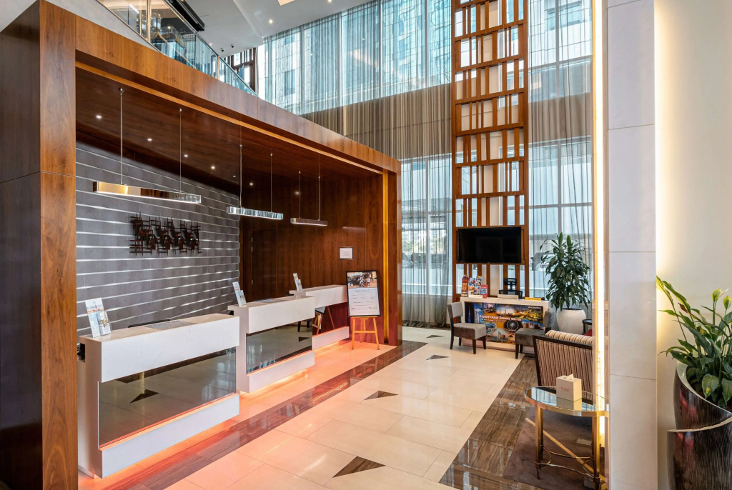 Отель Ramada by Wyndham Dubai Barsha Heights — фото
